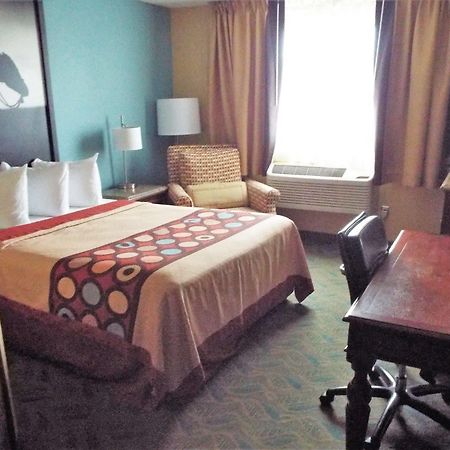 Super 8 By Wyndham Casper East/Evansville Buitenkant foto