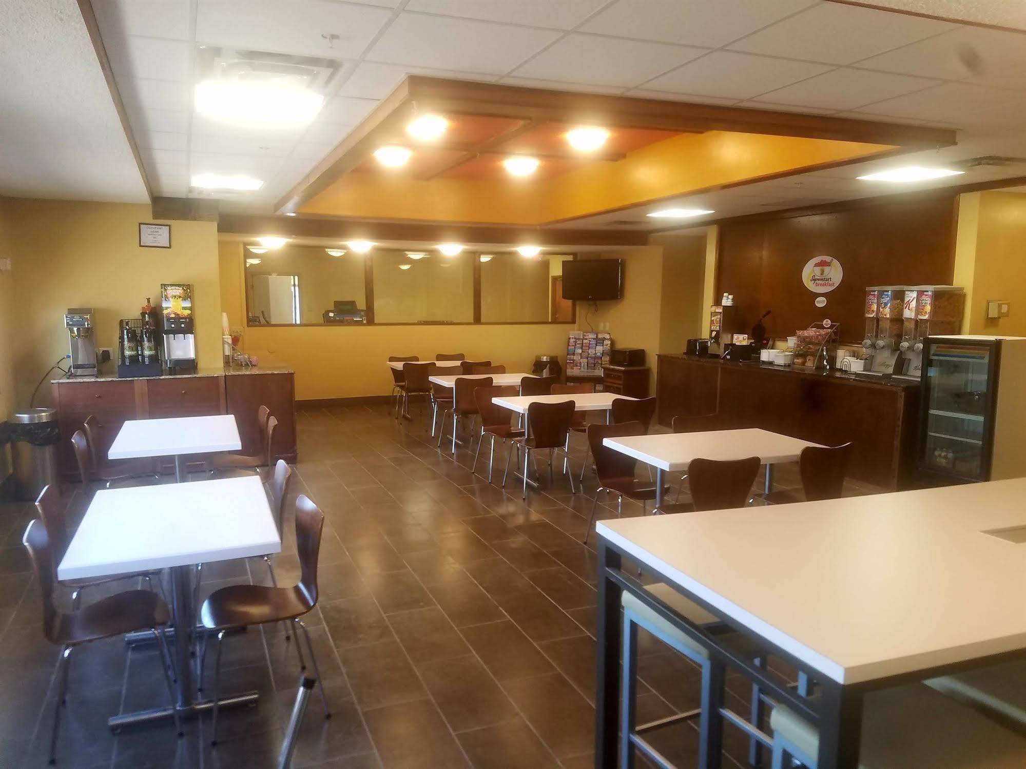 Super 8 By Wyndham Casper East/Evansville Buitenkant foto