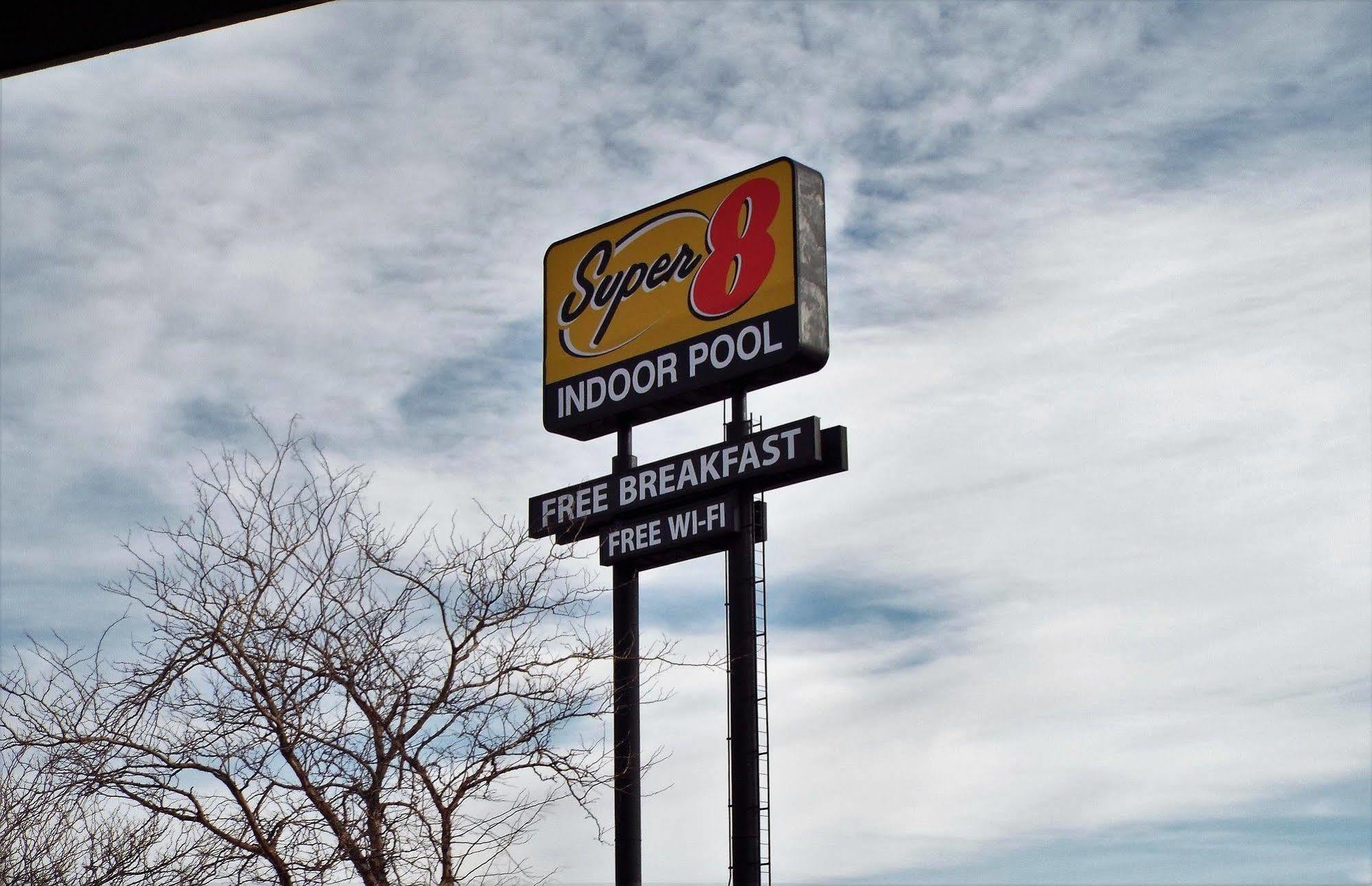 Super 8 By Wyndham Casper East/Evansville Buitenkant foto